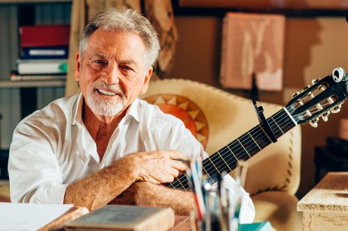 Larry Gatlin